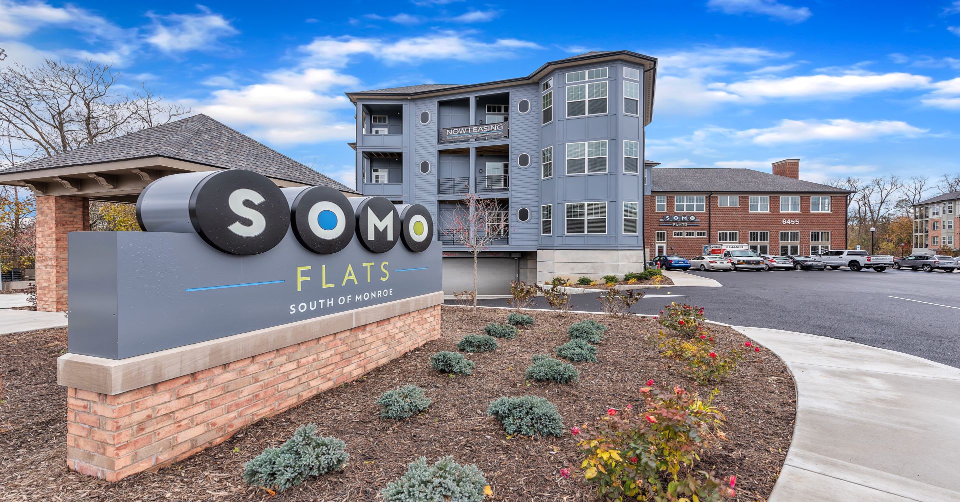 SOMO Sign with Building